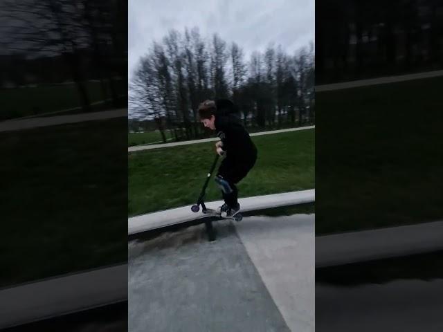 Full grind #scooter #scootertrick #fullgrind