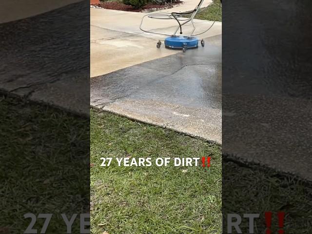 27 YEARS Of Dirt Melting Away‼️ #drivewaycleaning #pressurewashing#housewashing