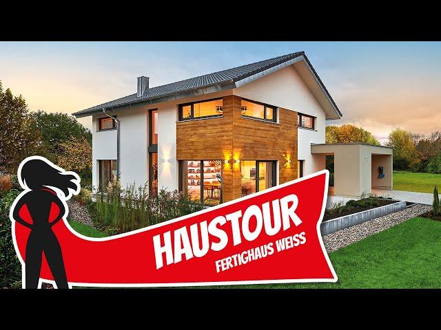 Haustour: Neues Musterhaus mit Carport von Fertighaus Weiss bei München | Hausbau Helden