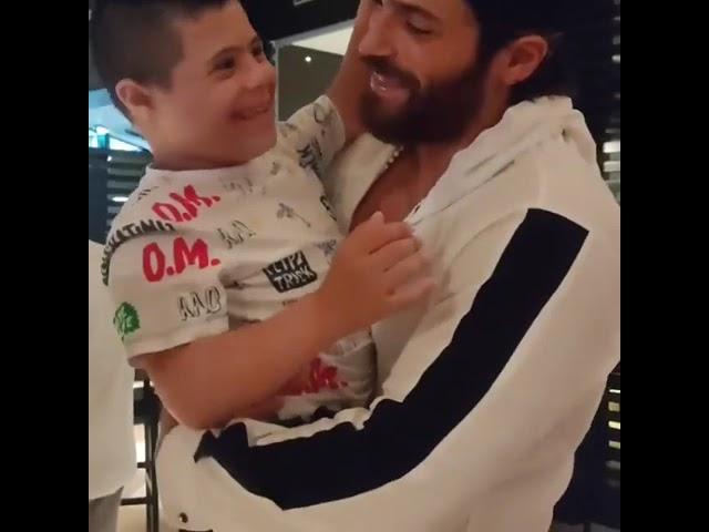 Can Yaman meeting one of his small fans Lorenzo - surprise the boy.️️️