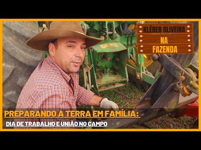 "Preparando a Terra em Família: Dia de Trabalho e União no Campo"