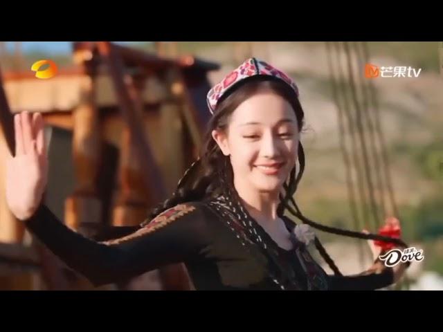 Dilraba Dilmurat | Dancing a Hometown Dance (Xinjiang) 