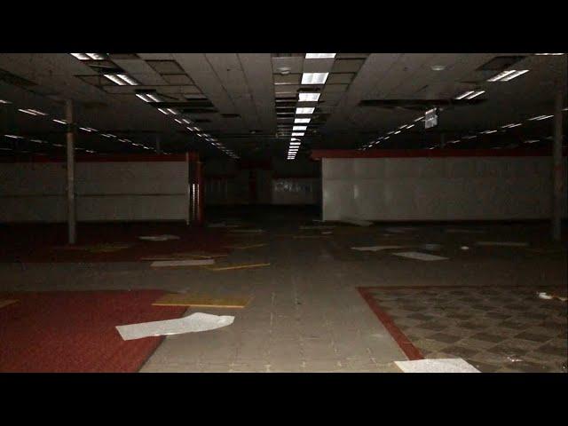 INSIDE Abandoned Target (STUCK IN THE 80S) - Federal Way, WA #URBEXING