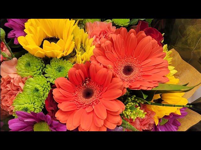 Lovely Flower Bouquet #flowers #bouquet #colorful