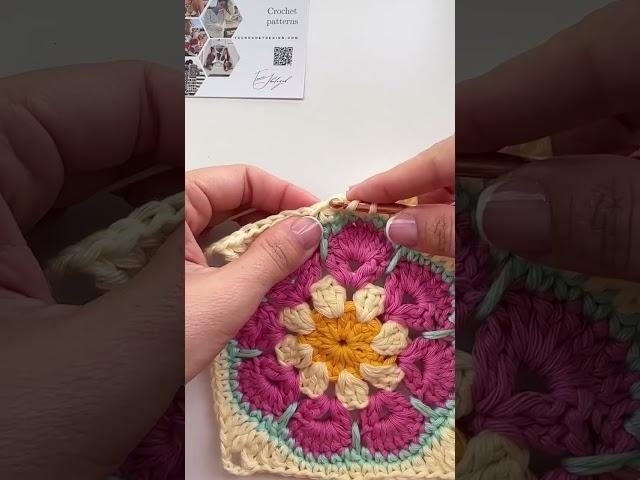 Crochet lovers, unite!  I've got a new floral granny square video that'll add that special touch t