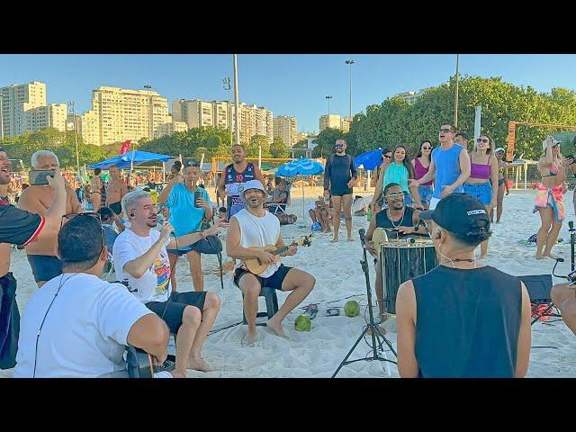 Pagode na Praia - Essa Tal Liberdade / Que Se Chama Amor / Marrom Bombom / É Tarde Demais