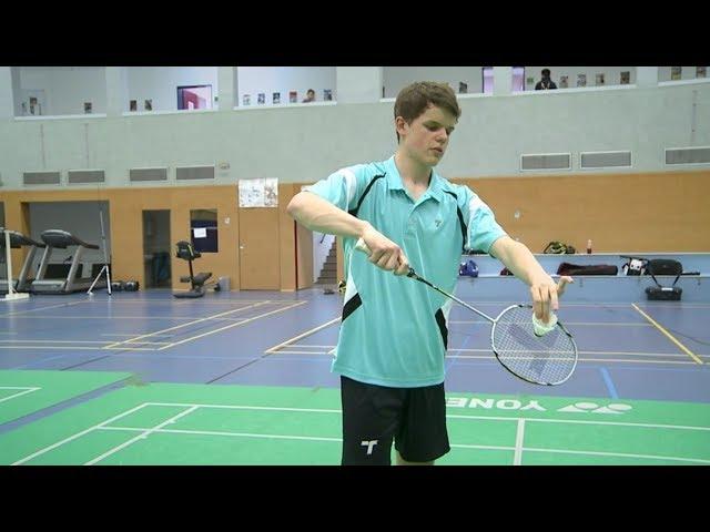 Badminton - der Aufschlag