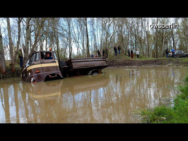 IFA W 50 im Wasserloch versenkt