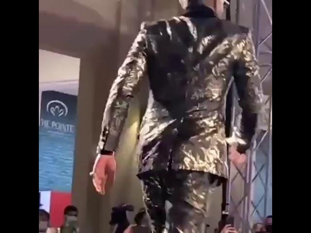 شاهد لحظة سقوط محمد رمضان على المسرح