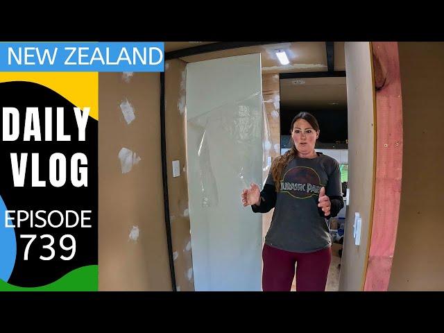The walls are closing in on us! [Life in New Zealand Daily Vlog #739]