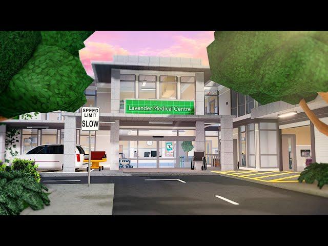 Building a Hospital in Bloxburg  | Panda Builds