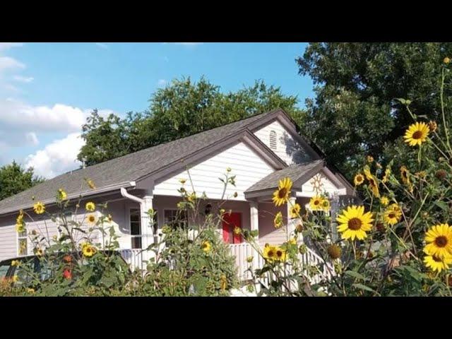  Austin, Texas: For Sale By Owner. Country Living & Urban Convenience!