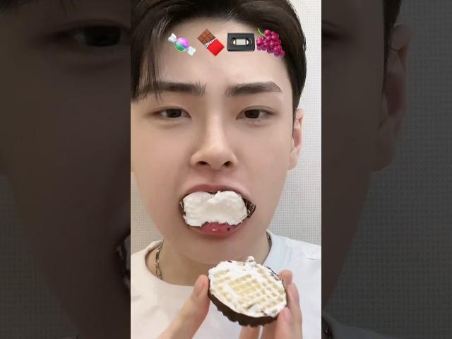 Eat emoticons in order