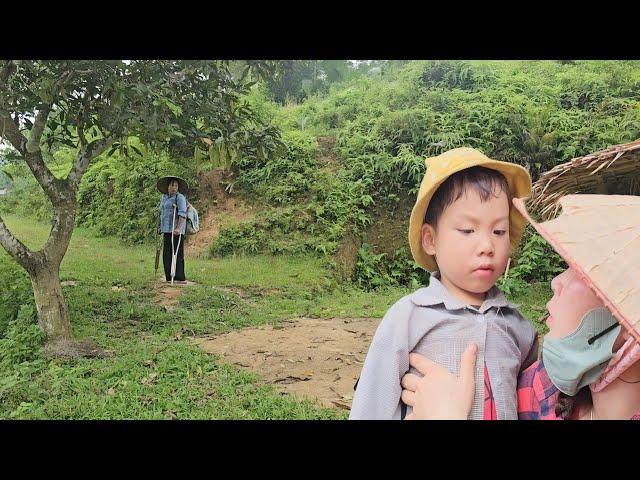 Elephant Boy's aunt decided to leave for fear of the creditors returning