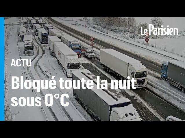 « J'ai jamais vu un seul secours »: Tomas est resté bloqué toute la nuit sur l'A36