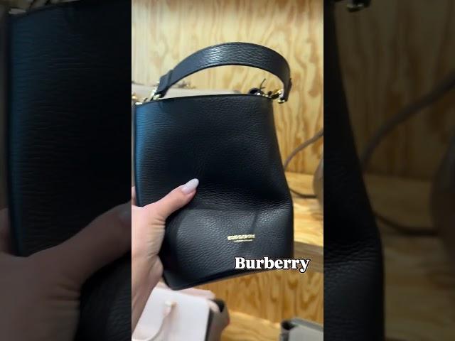 Сумочки из новой коллекции Burberry также попали на скидку -30%