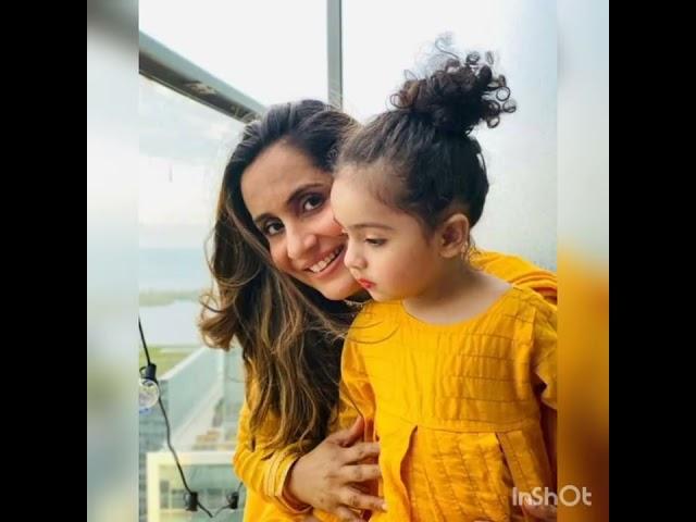 Sania shamshad and Sabreen hisbani exclusive family pictures