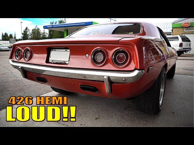 New Gas-Station Burger Joint draws Crazy V8 Muscle Cars! (multiple HEMI Mopars)