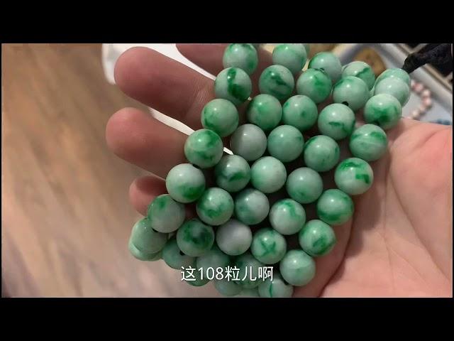 古玩市场捡漏古玉“剑饰”价钱真的便宜。可哥深夜逛“鬼市”