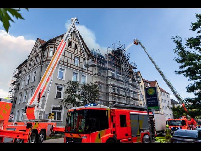 Dachstuhlbrand - Großeinsatz Feuerwehr Hannover