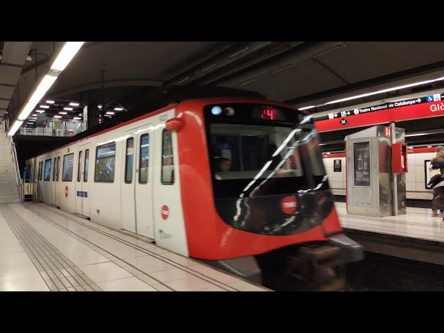 Metro de Barcelona línea 1. UT Serie 6000 de TMB por la estación de Glòries