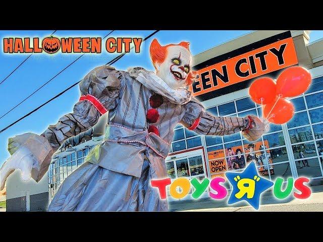 PENNYWISE GALORE! HALLOWEEN CITY inside ABANDONED TOYS R US - Parma Ohio