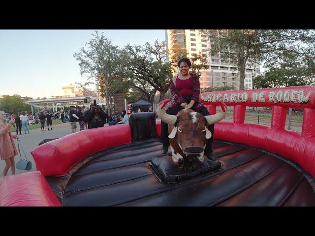 this is how you ride a mechanical bull, SDR show at midtown park