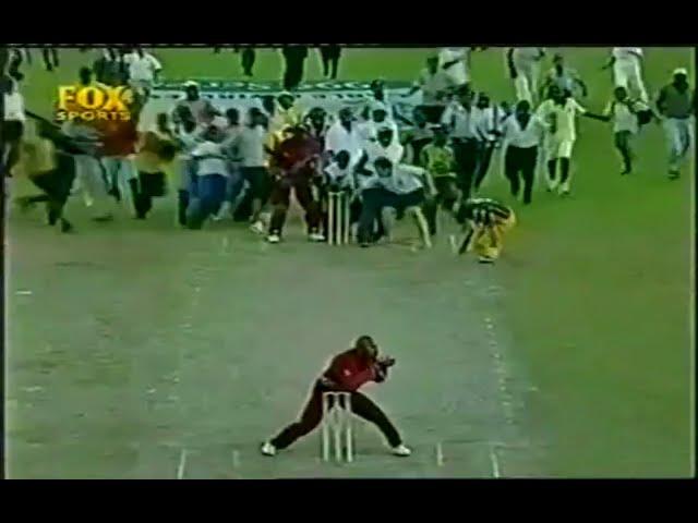 Top 10 Funniest moments in cricket history v2