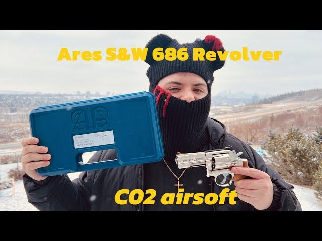 Ares S&W 686 Revolver C02 Airsoft / Unboxing and shooting test