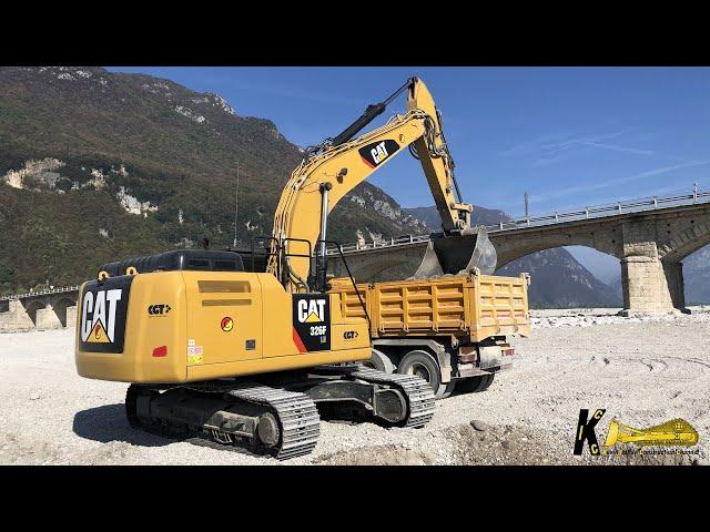 CATERPILLAR 326F EXCAVATOR DIGGING Gravel #heavyequipment #caterpillar #excavator #truck #digger