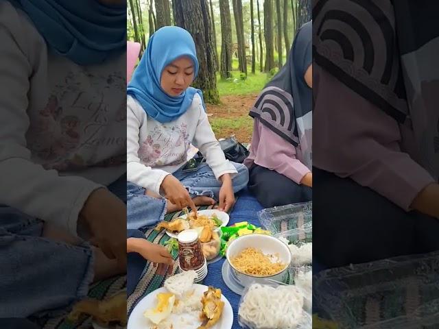 setuju gak ? Healing paling seruu tuu piknik ke gunung #piknik #healing #wisataalam #kuliner