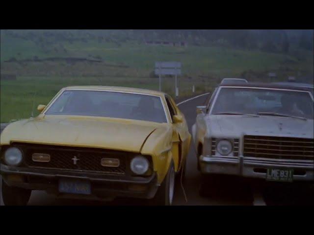 '75 Granada chases & destroys '71 Mustang SportsRoof