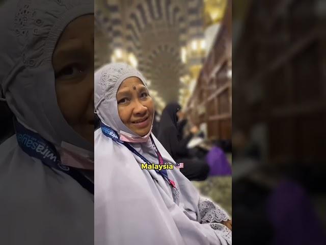 Asking Muslims where they're from in Madinah