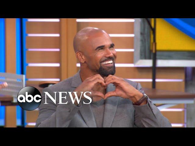 Shemar Moore reveals the sext he accidentally sent to his mom.