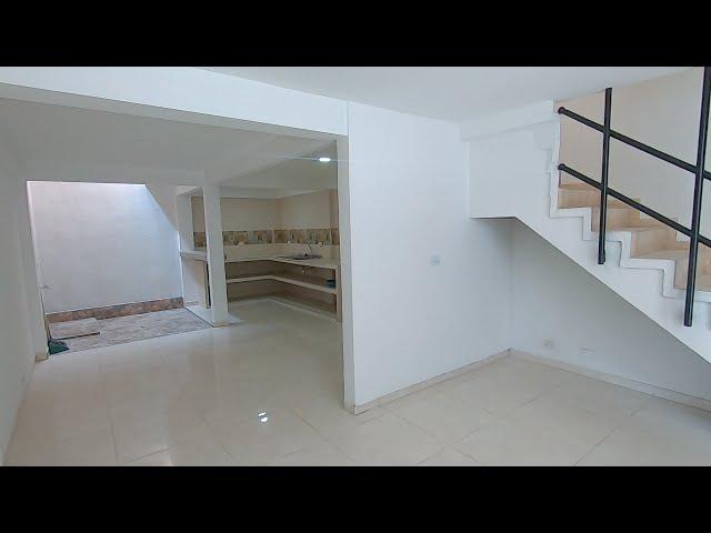  SE VENDE CASA 2 PISOS CON MEDIA TERRAZA B/ VILLA FONTANA - PALMIRA COD 1065