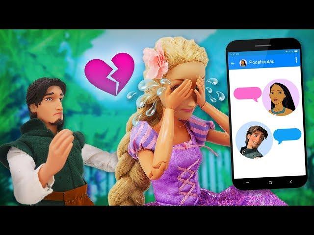   ¡EXPONIENDO PRINCESAS!  - REVISANDO MOVILES DE LAS PRINCESAS - El Club de los Juguetes