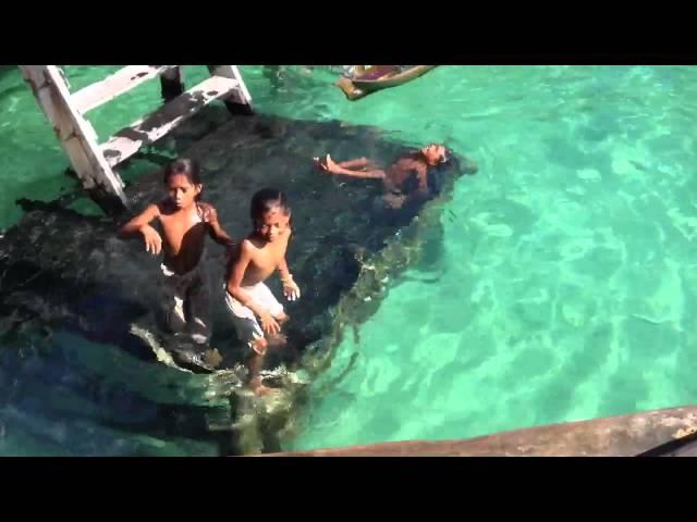 Video: Happy-happy kids of Mabul Island (HD Version)