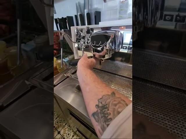 Victoria Arduino Eagle One, My Mythos 85 Gravimetric Grinder and M6 Puqpress