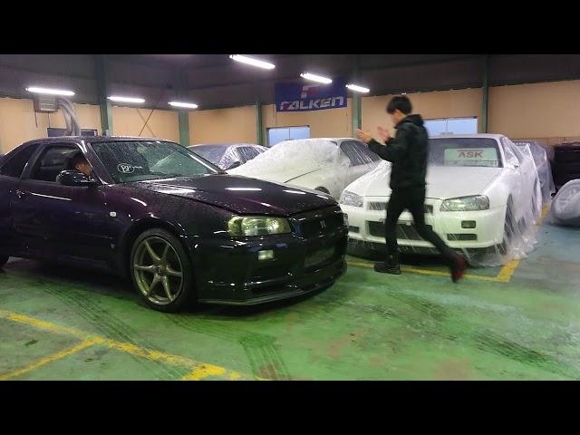 Nissan Skyline R34 midnight purple at Garage Defend