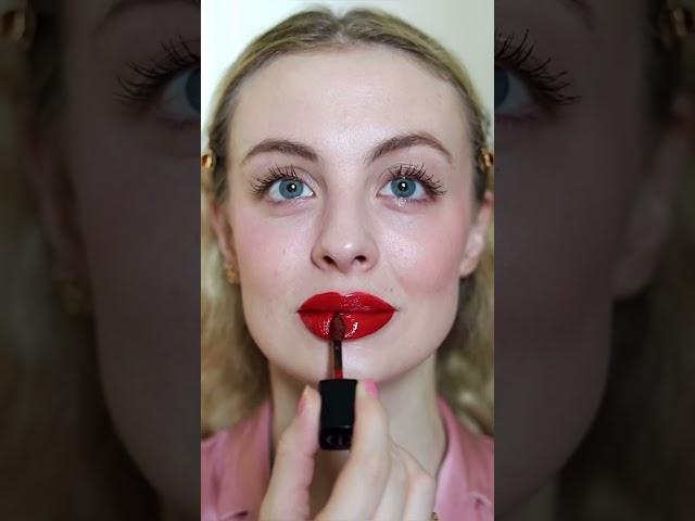 a transfer proof glossy lipstick 