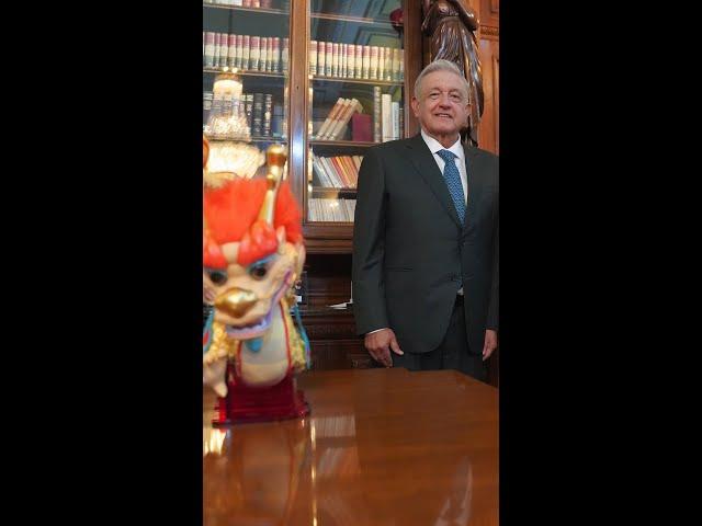 Encuentro del presidente y el embajador de China, Zhang Run, en Palacio Nacional