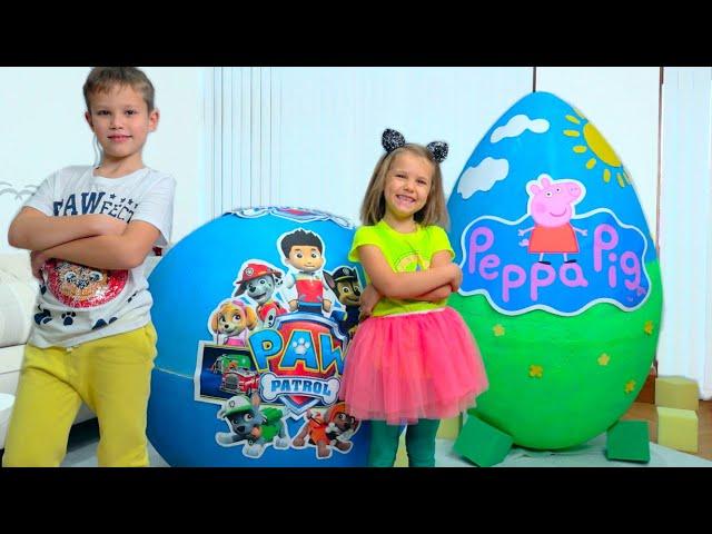 Max and Katy pretend play with Giant surprise eggs