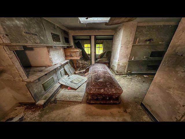 Abandoned Rhode Island Mausoleum- Human Remains & Dentures On The Floor- Desecrated Tombs