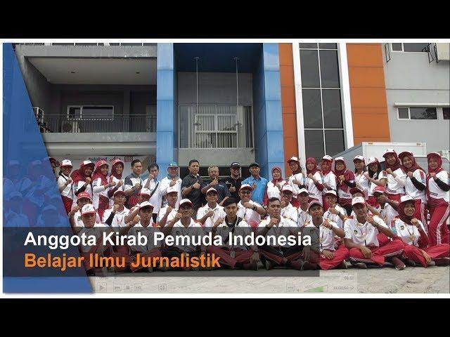 Anggota Kirab Pemuda Indonesia Belajar Jurnalistik  di Tribun sumsel dan Sriwijaya Post
