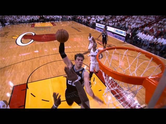 LeBron James' INSANE block on Tiago Splitter in Game 2!