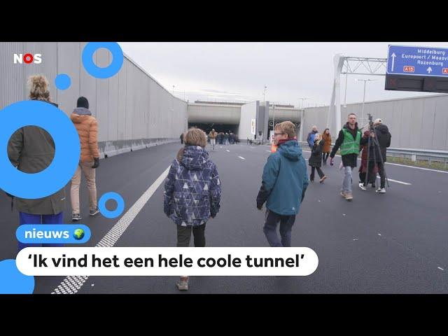 Hier mogen mensen even over de snelweg lopen: 'Gaaf'