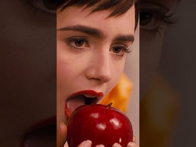 Snow White beauty with brain  #shorts #snowwhite #mirrormirror #lilycollins #beautiful