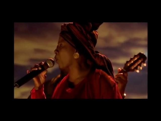 ANGELIQUE KIDJO  AFRICAN SINGER