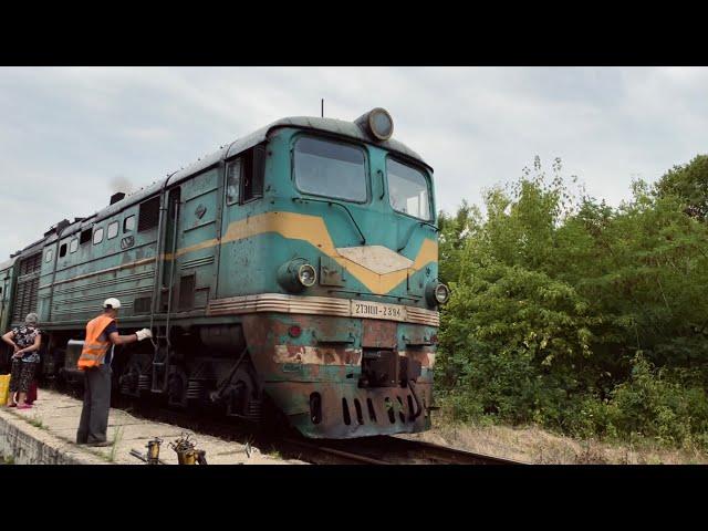 На старом дизельном поезде в Дондюшаны (Молдова)