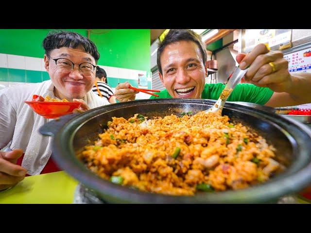 Singapore’s BIGGEST Street Food!! 5 Things You HAVE TO EAT at Chinatown Complex!!